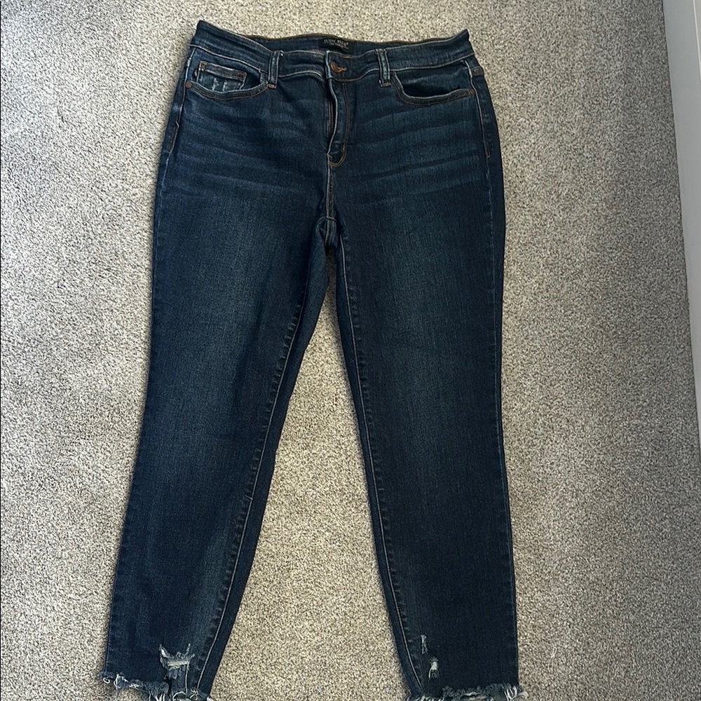 Judy Blue Ankle Cropped Blue Jeans